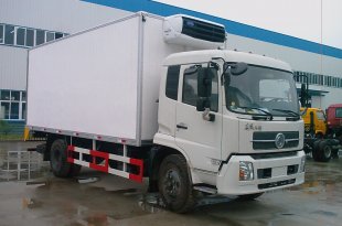 东风天锦冷藏车（6.4米国四冷藏车）