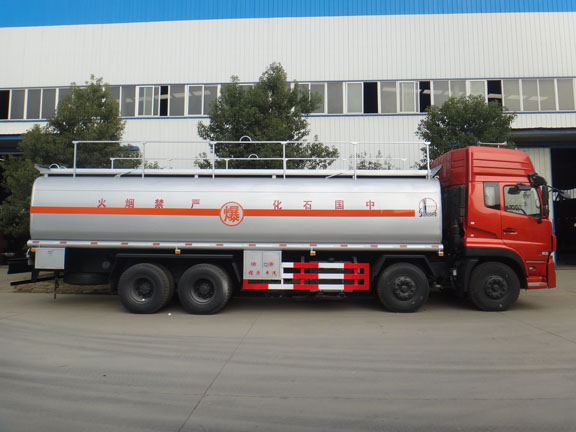 天龙25吨油罐车