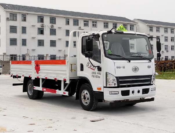 青岛解放J6F气瓶运输车(5.15米)